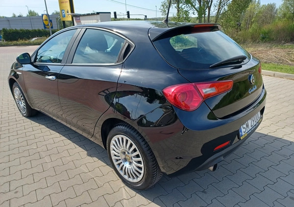 Alfa Romeo Giulietta cena 39900 przebieg: 127000, rok produkcji 2014 z Pakość małe 562